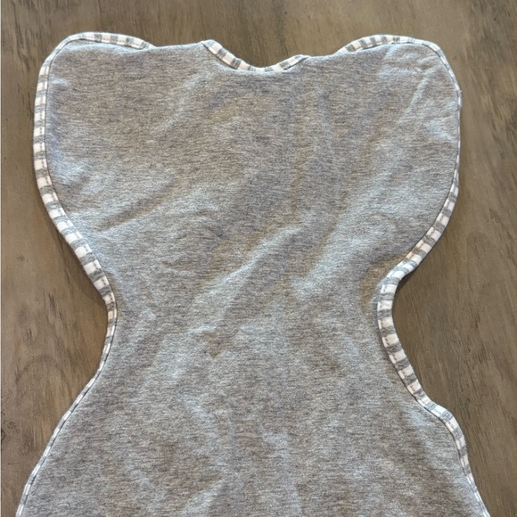 Love To Dream Swaddle Newborn Hands Up Gray 5-8.5 Lbs Pounds Moderate Weather - Picture 8 of 10